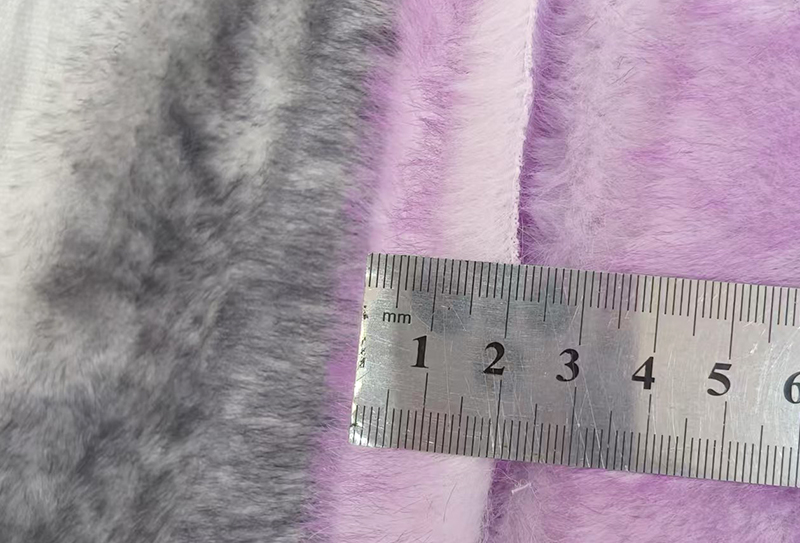 700 g Zahustená 165 cm dúhová tkanina s imitáciou líščej norky vhodná na kabáty/bábiky/domáce prikrývky 700 g Zahustená 165 cm dúhová tkanina s imitáciou líščej norky vhodná na kabáty/bábiky/domáce prikrývky